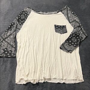 Empre women’s medium 3/4 sleeve tee shirt black paisley and white super soft